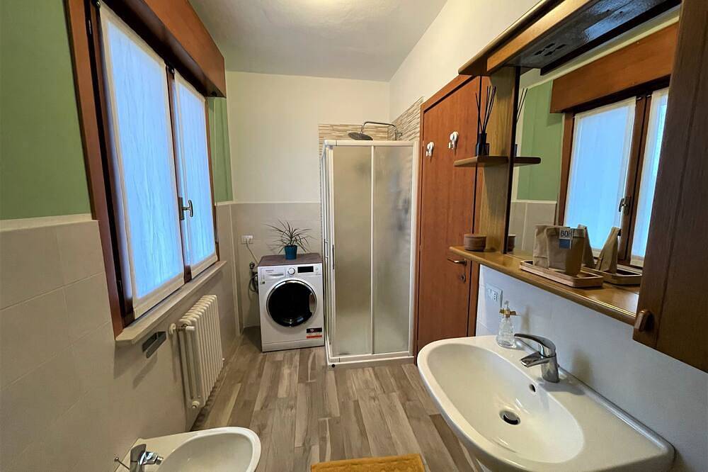 [Elegant Apartment 3km far from the Arena] in Verona, Gardasee-Berge