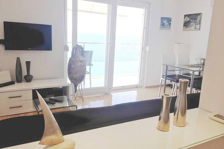 Ganze Wohnung, Apartment Sol - 5 m vom Meer entfernt in Drašnice, Makarska Riviera