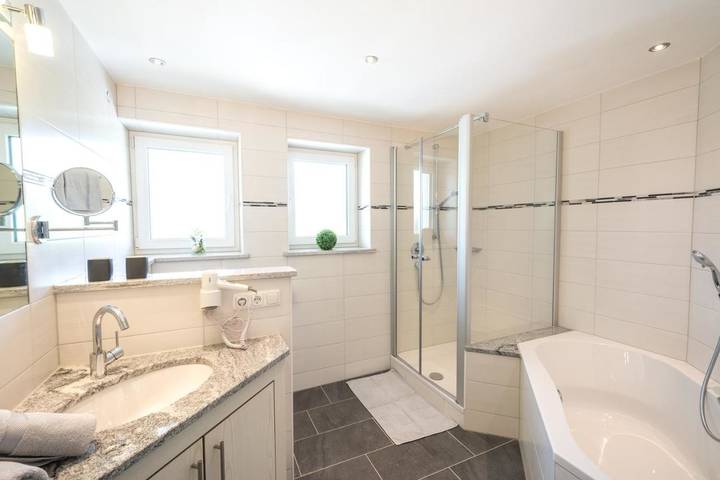 Ferienwohnung für 3 Personen, mit Garten und Ausblick, kinderfreundlich in Ohlstadt - 4