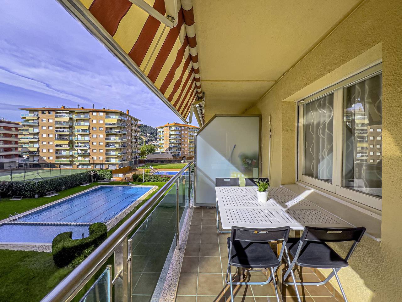 Apartamento entero, Apartamento en Santa Susanna con piscina cerca de la playa in Santa Susana, Costa del Maresme