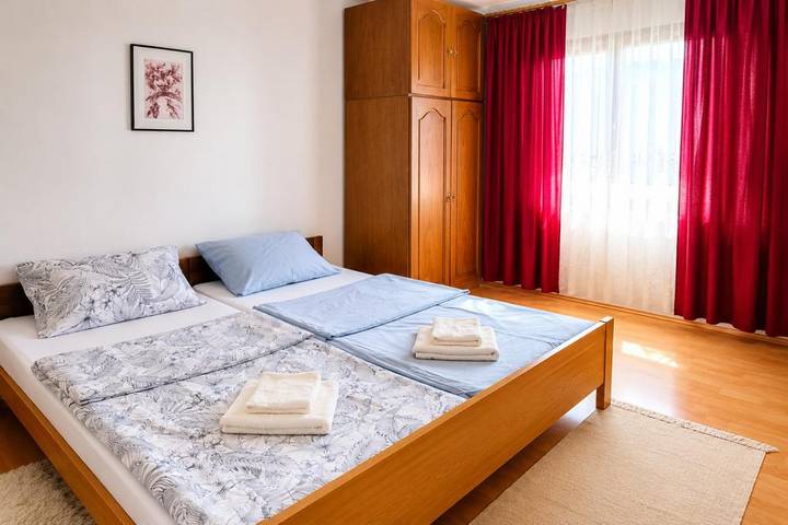 Gîte pour 4 personnes, avec jardin ainsi que bassin pour enfant et vue dans Kursumlija - 2