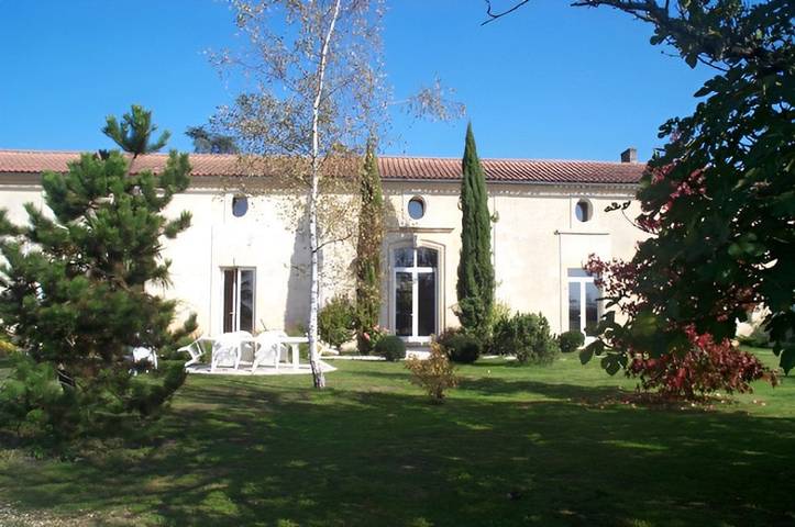Chambre d’hôte pour 2 personnes, avec piscine ainsi que sauna et jardin à Saint-Germain-du-Puch