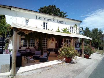Hôtel pour 3 personnes, avec jardin dans Clam