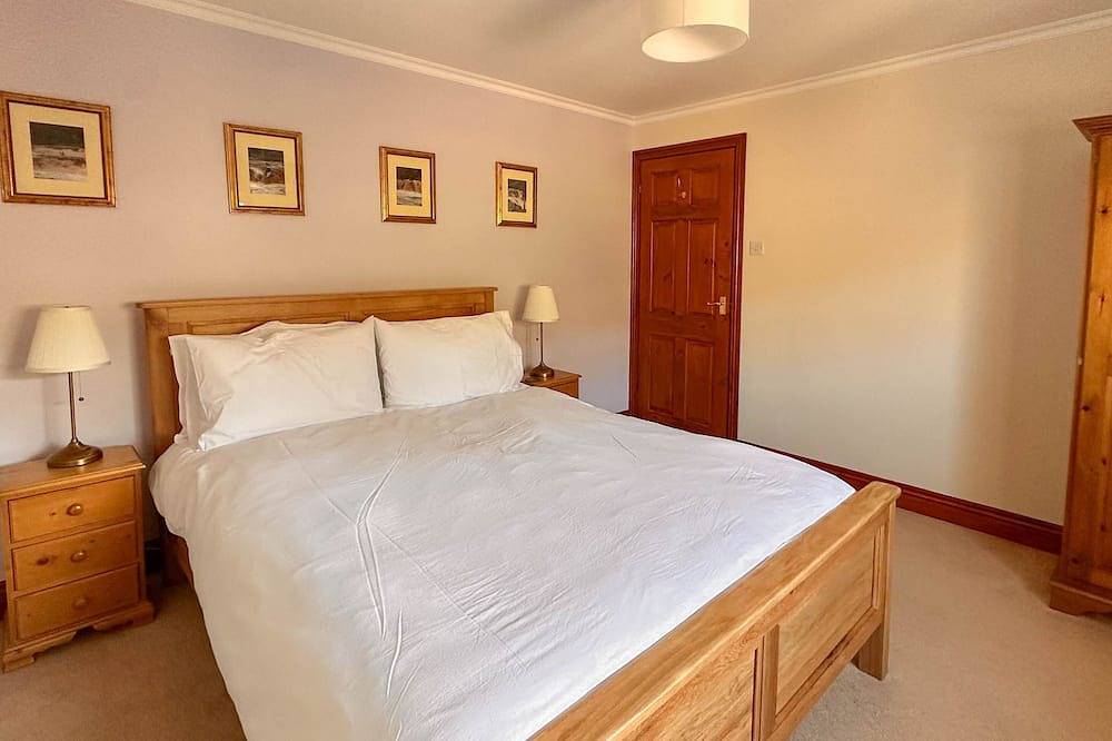 A cosy stone cottage with stunning views, village charm, and adventure at your doorstep in Reeth, Yorkshire Dales National Park