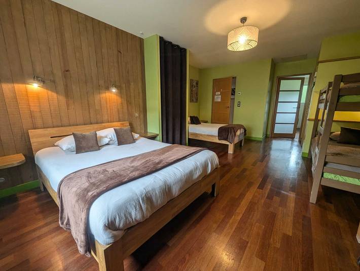 Chambre d’hôte pour 4 personnes, avec terrasse dans Poissons