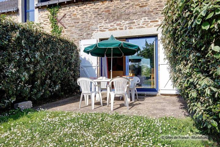 Gîte pour 4 personnes, avec jardin à Le Tour-du-Parc - 2