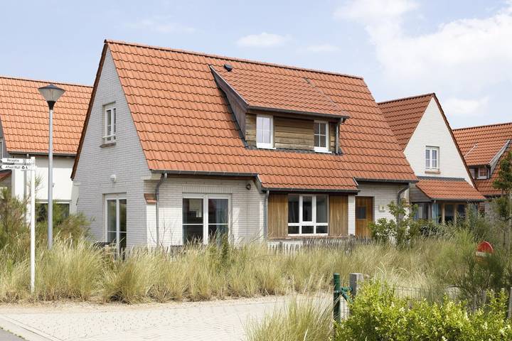 Villa für 4 Personen, mit Balkon/Terrasse und Terrasse sowie Garten