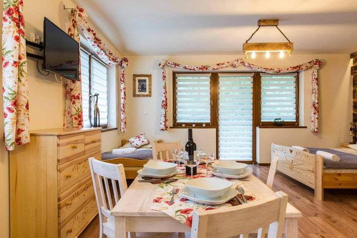 Casa de vacaciones para 10 personas, con jardín además de vistas y balcón - 1