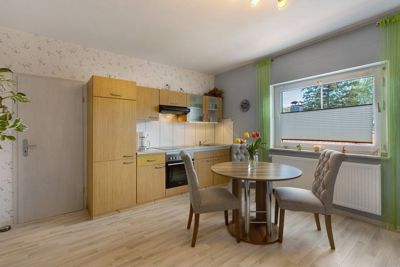 Entire apartment, Holiday Apartment 'Haus Ute' with Private Terrace, Shared Garden & Wi-Fi in Schotten, Vogelsberg Region