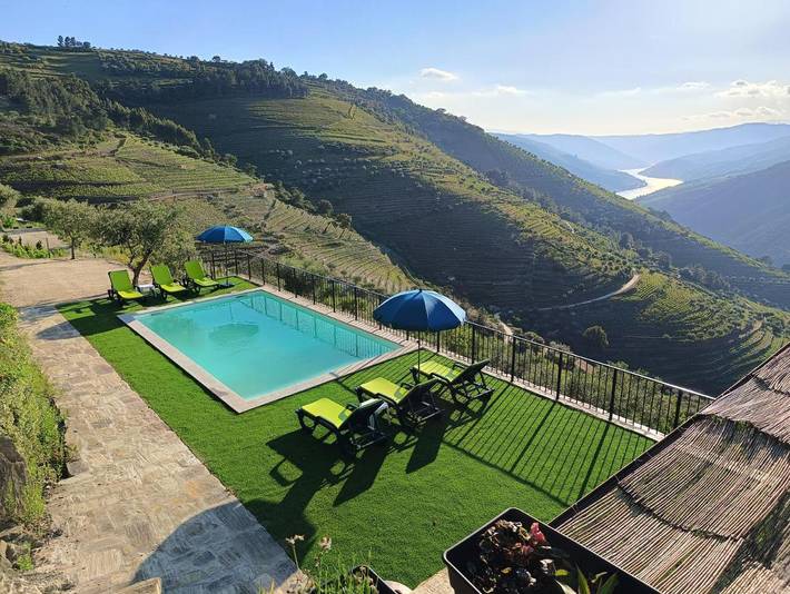 Location de vacances pour 8 personnes, avec vue ainsi que piscine et jardin, animaux acceptés dans Tabuaço - 2