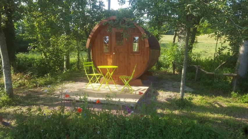 Camping pour 2 personnes, avec Jacuzzi et Terrasse ainsi que Jardin et Sauna