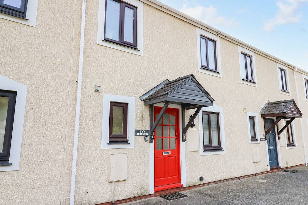 Holiday Home for 8 People in Aberdovey, Cardigan Bay