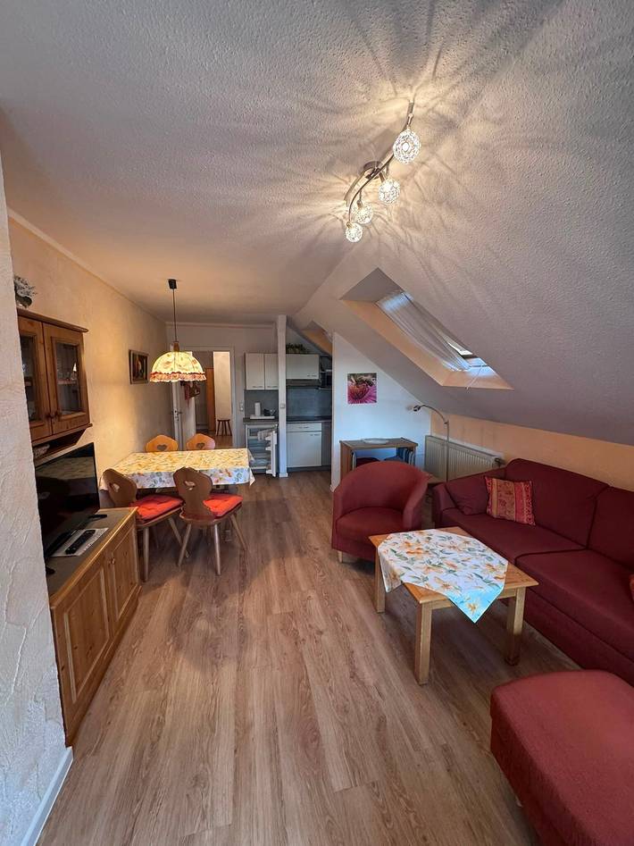 Apartamento entero, Apartamento 'Almsonne' con vistas a la montaña, balcón y Wi-Fi in Bad Hindelang, Suabia (Baviera)