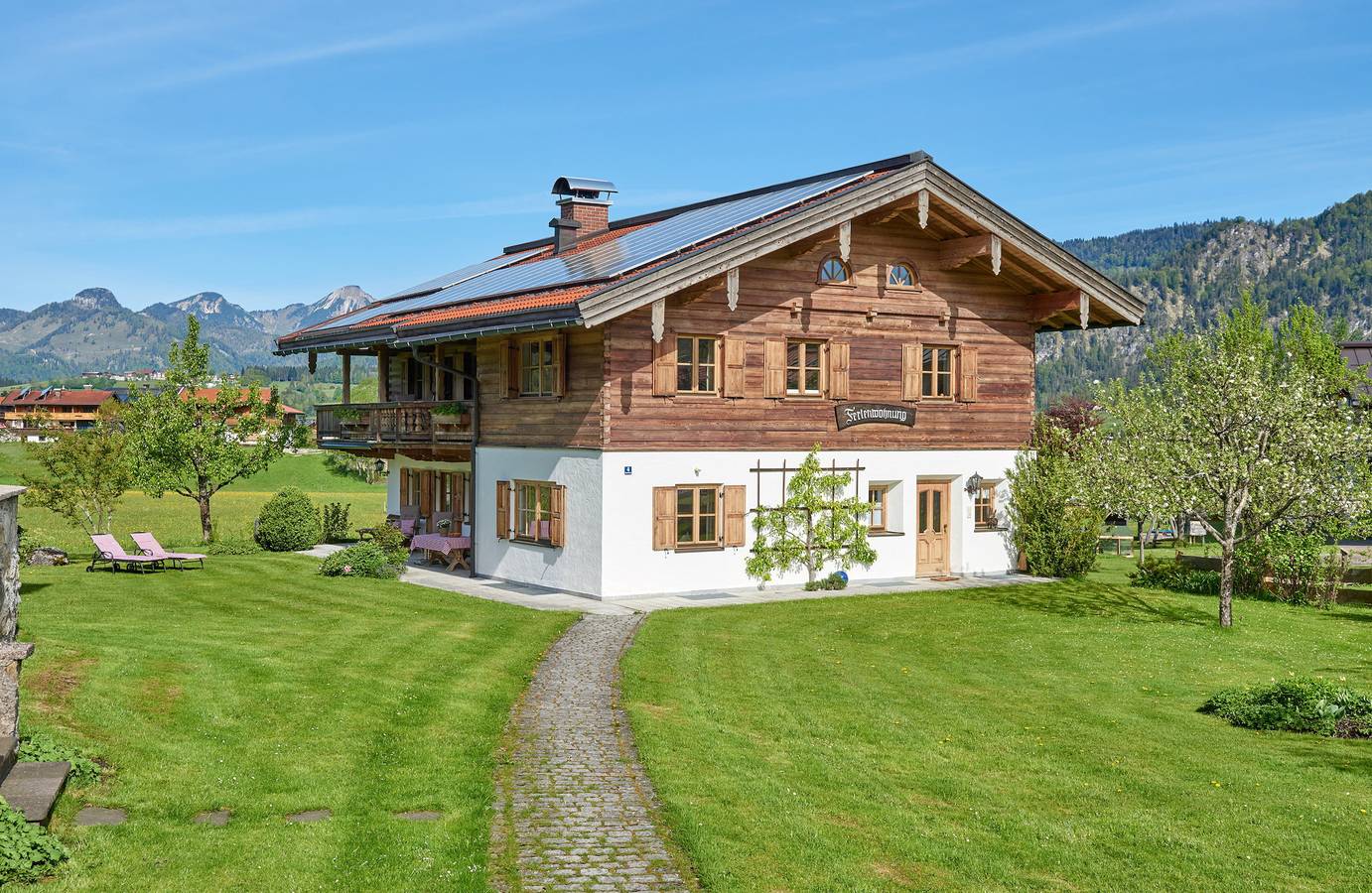 Ganze Ferienwohnung, Chalet Menkenhof - Ferienwohnung - Sonne-, 120m² und Balkon mit Bergblick in Reit im Winkl, Bayerische Alpen