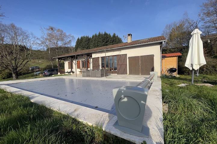 Gîte pour 10 personnes, avec terrasse et jardin à Saint-Nizier-d'Azergues