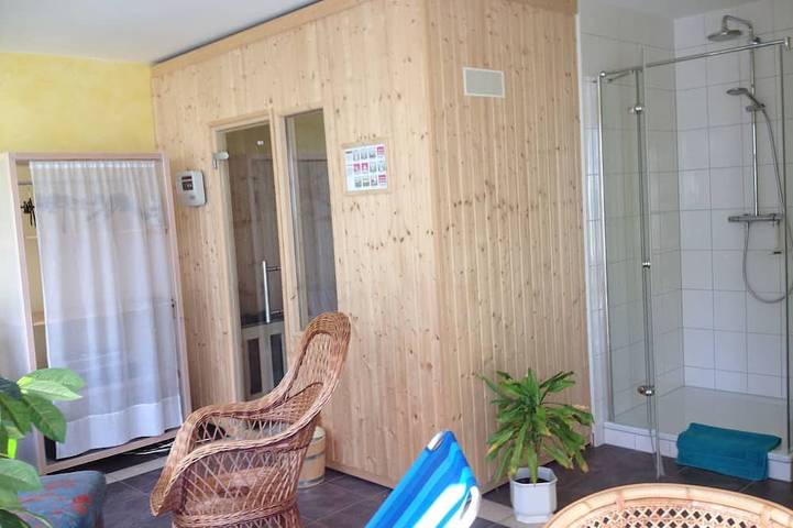 Ferienwohnung für 4 Personen, mit Terrasse und Garten sowie Sauna in Sauzin - 2