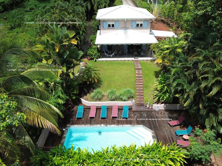 Location de vacances pour 6 personnes, avec piscine ainsi que jardin et terrasse à Rivière-Salée