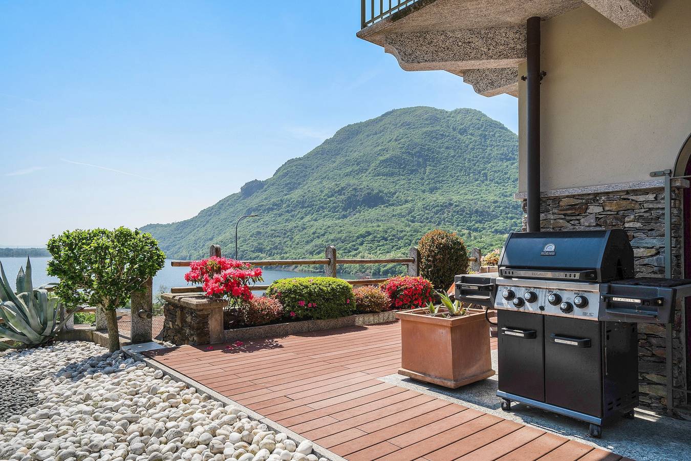 Casa Marina con vista sul lago, terrazza, giardino e Wi-Fi - animali ammessi in Mergozzo, Comune di Mergozzo