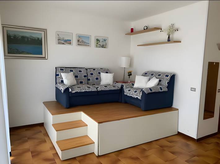 Entire studio, Apartment 'Casa Nonno Aldo' with Shared Garden, Balcony and Wi-Fi in Monza, Brianza