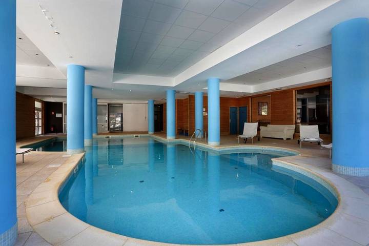 Appart’hôtel pour 4 personnes, avec bassin pour enfant ainsi que sauna et piscine, animaux acceptés à Allos