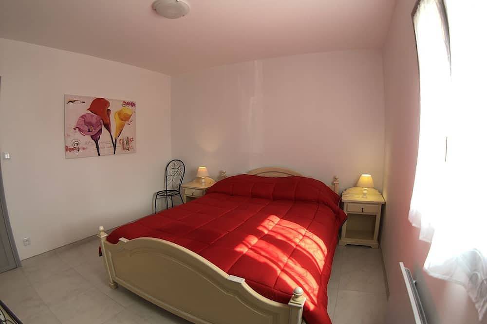 Entire apartment, Alba' Superb 4* single storey 120m² apartment in Puget-sur-Argens, Draguignan region