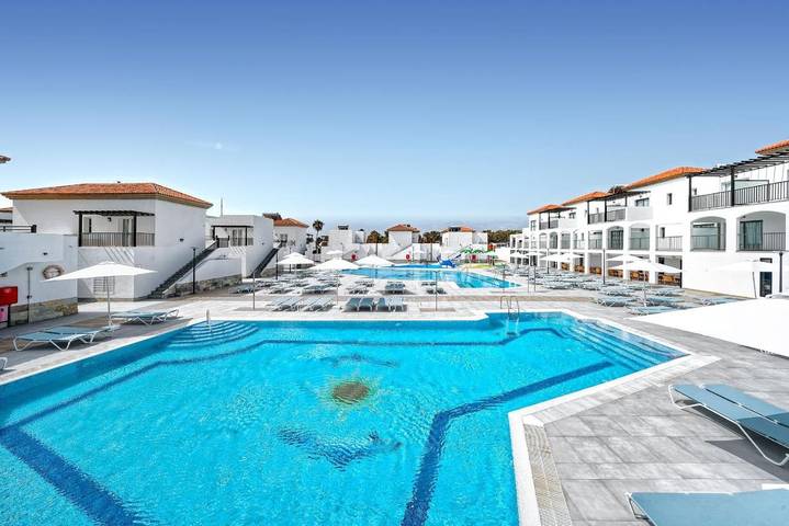 Apartahotel para 2 personas, con piscina y jardín en Fuerteventura