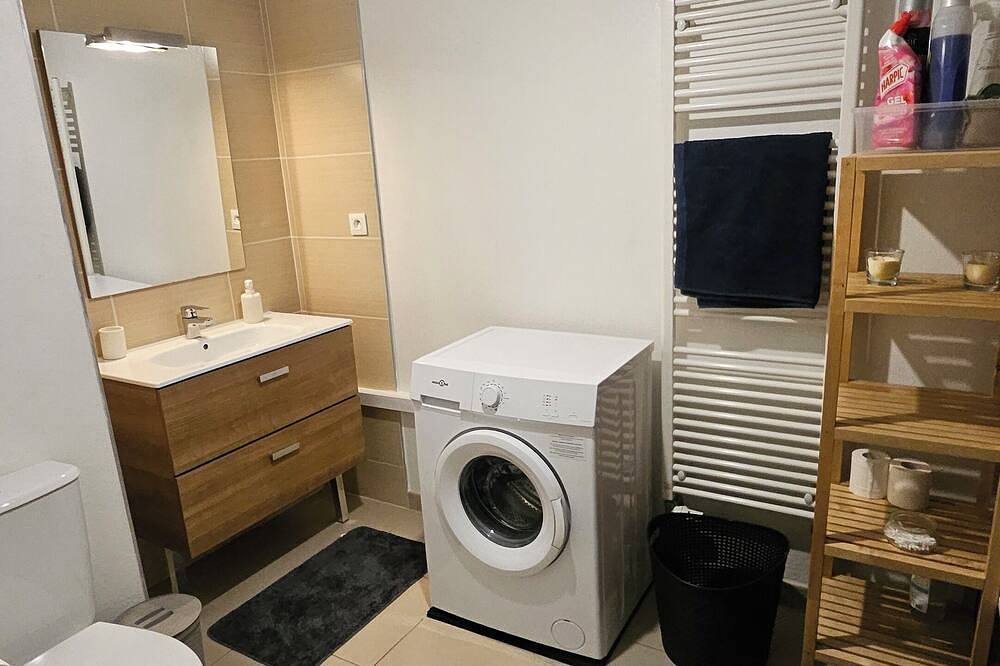 Entire apartment, Chaleureux T2 parking privé /terrasse /clim in Croix d'Argent, Montpellier