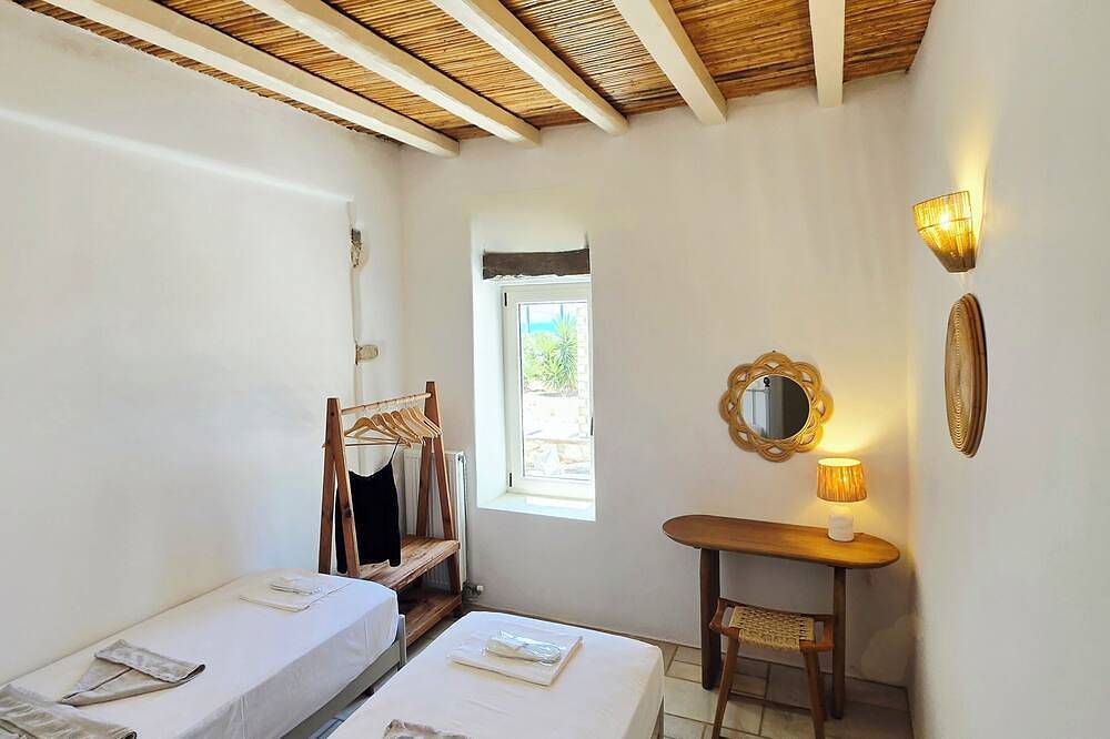 Paros Afrodite Luxury Villas ,Private Pool , Sea view 6-8 persons & pet friendly in Aliki, Paros