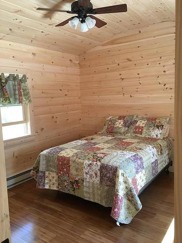 Log Cabin for 7 Guests in Tamworth (New Hampshire), New Hampshire, Picture 1