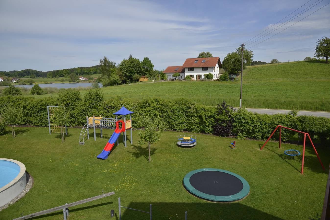 Ganze Ferienwohnung, Haus Sonnenschein - Ferienwohnung Alpenblick, 65 qm, Balkon, 2 Schlafzimmer, max. 6 Personen in Tettnang, Region Bodensee-Oberschwaben