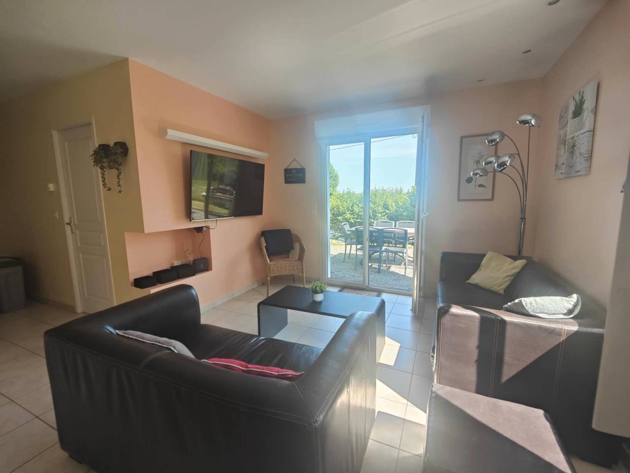 Maison de vacances « De Campagne 6 Personnes » avec terrasse privée, jardin privé et Wi-Fi in Villedieu-les-Poêles, Côte de la Déroute