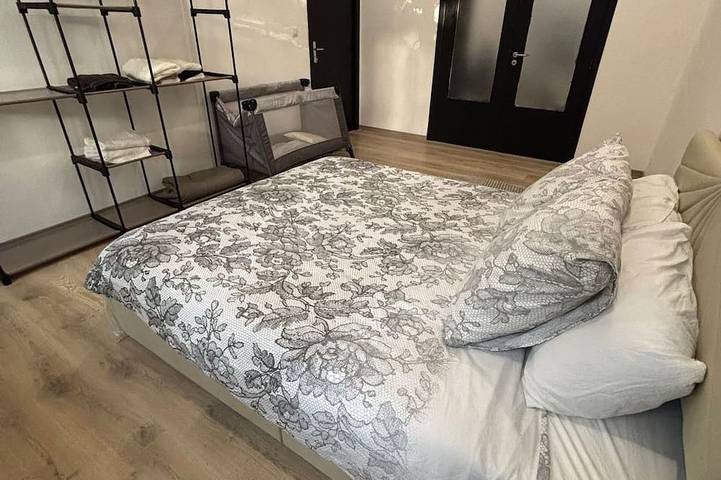 Appartement entier, Midi suites - Gare du midi & Center in Bruxelles, Région de Bruxelles