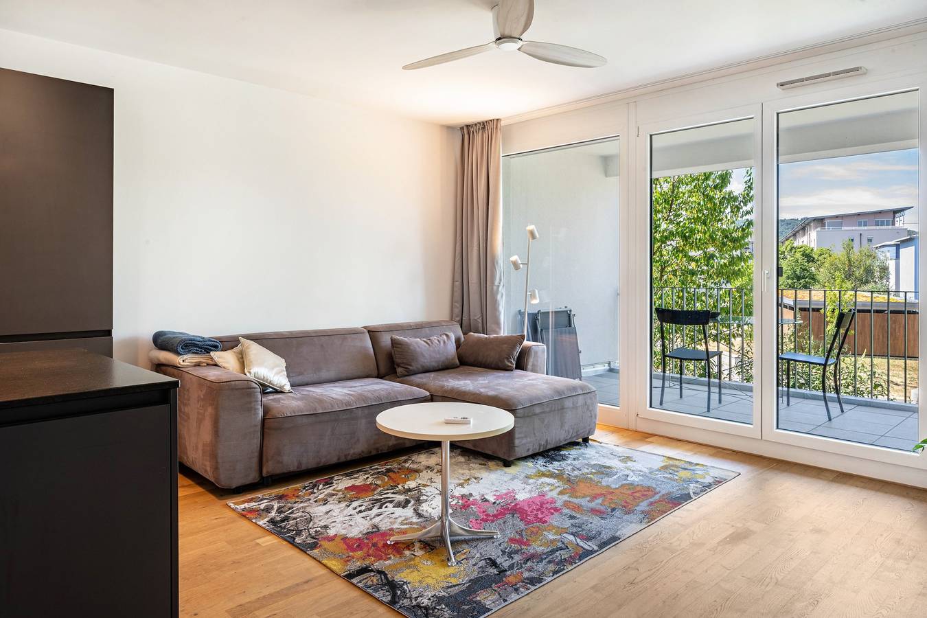 Ganze Wohnung, Modernes, großzügiges Apartment in Wohngegend in Freiburg, Südschwarzwald