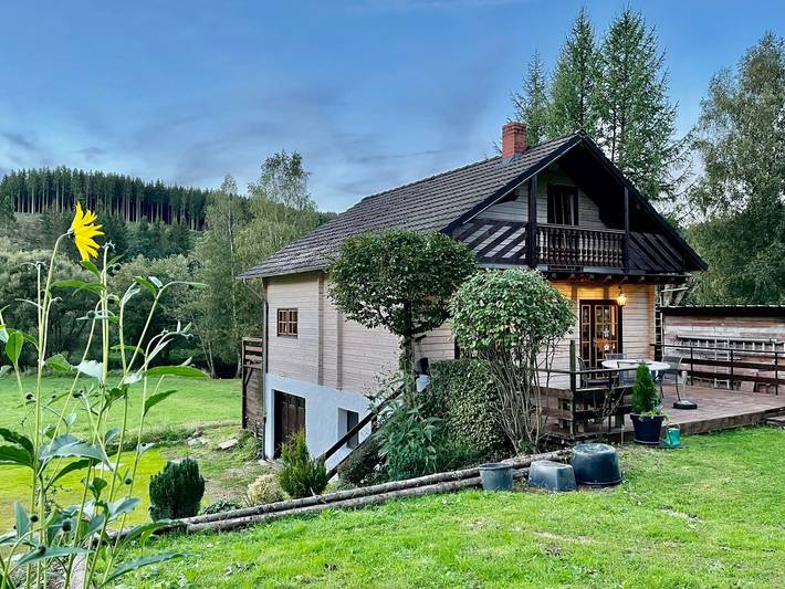 Ferienhaus für 6 Personen, mit Garten und Ausblick sowie Terrasse, mit Haustier in der Eifel
