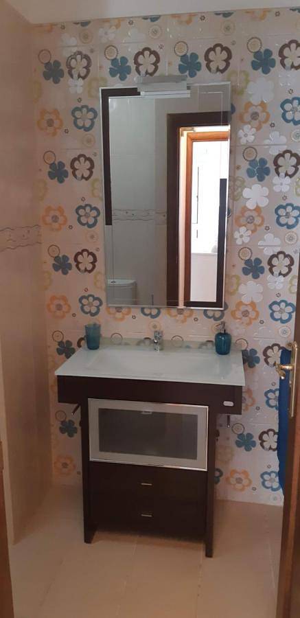 Gîte pour 2 personnes, avec piscine ainsi que jacuzzi et terrasse à Arrecife - 4