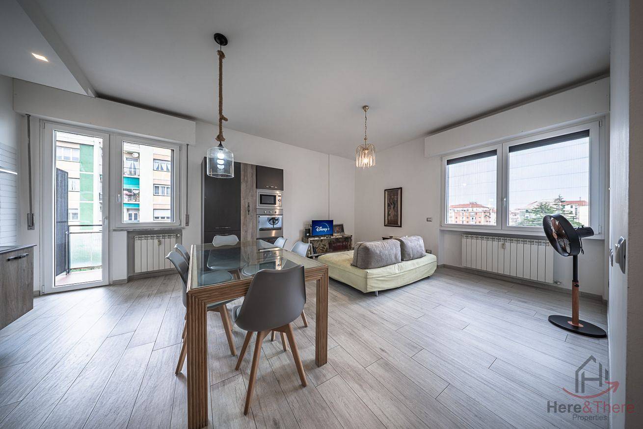 Entire apartment, [Modern Central Space] Beach 5 min • A/C • Wifi in Savona (City), Savona