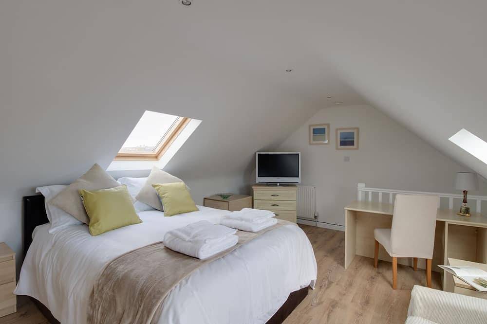 The Lookout -The House With A View, pet friendly in Weymouth in Weymouth, Dorset