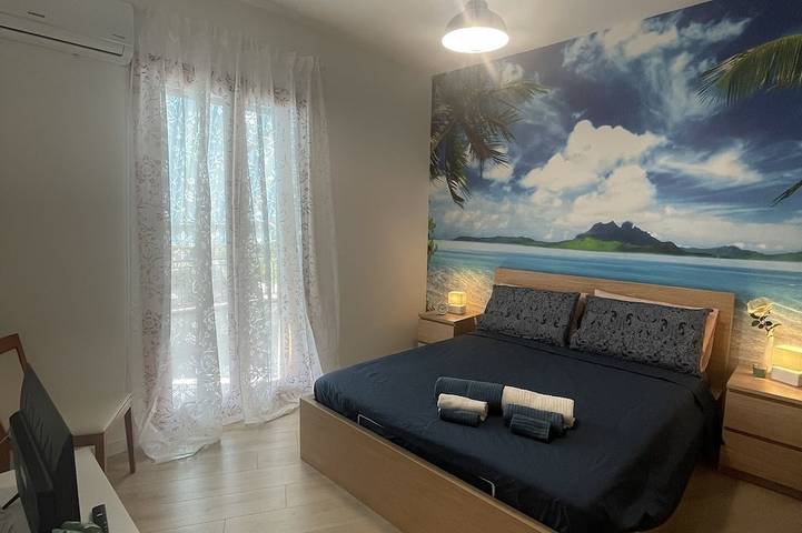 Entire apartment, Luxury vacation home with reserved parking space in Giardini-Naxos, Messina Province