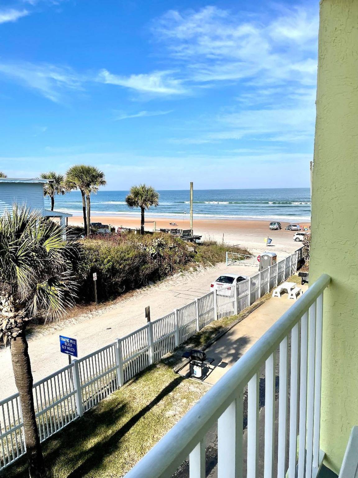 Ganze Wohnung, Coastal Cozy - Ocean View at Symphony Beach Club in Ormond Beach, Florida