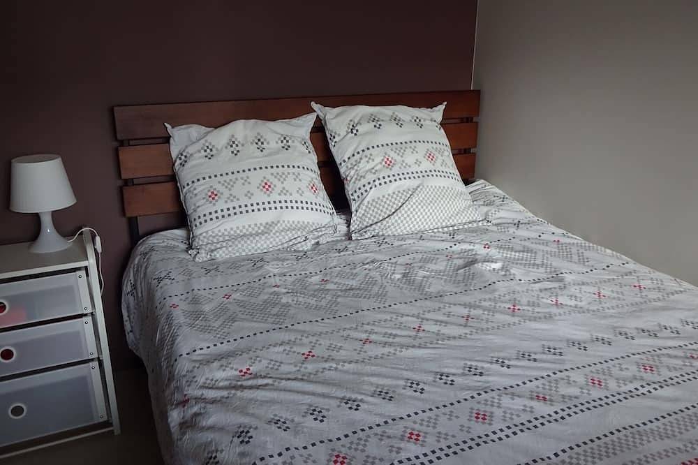 Apartamento entero, Beautiful studio 28 m2 equipped new at 500 m from the metro + free car parking in Montreuil, Sena-Saint Denis