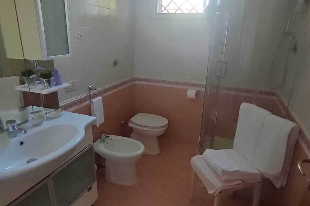 Appartamento accogliente per 4 con posto auto privato vicino Roma in Monte Rotondo, Provincia di Roma