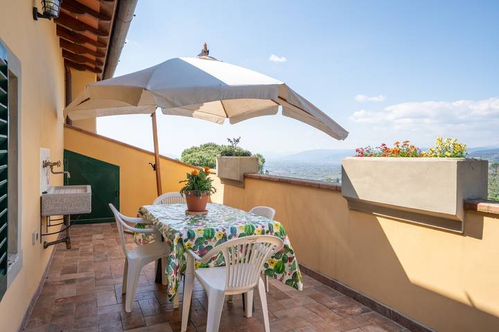 Room 'Pamela' with Mountain View, Wi-Fi and Air Conditioning in Lamporecchio, Pistoia Provinsen