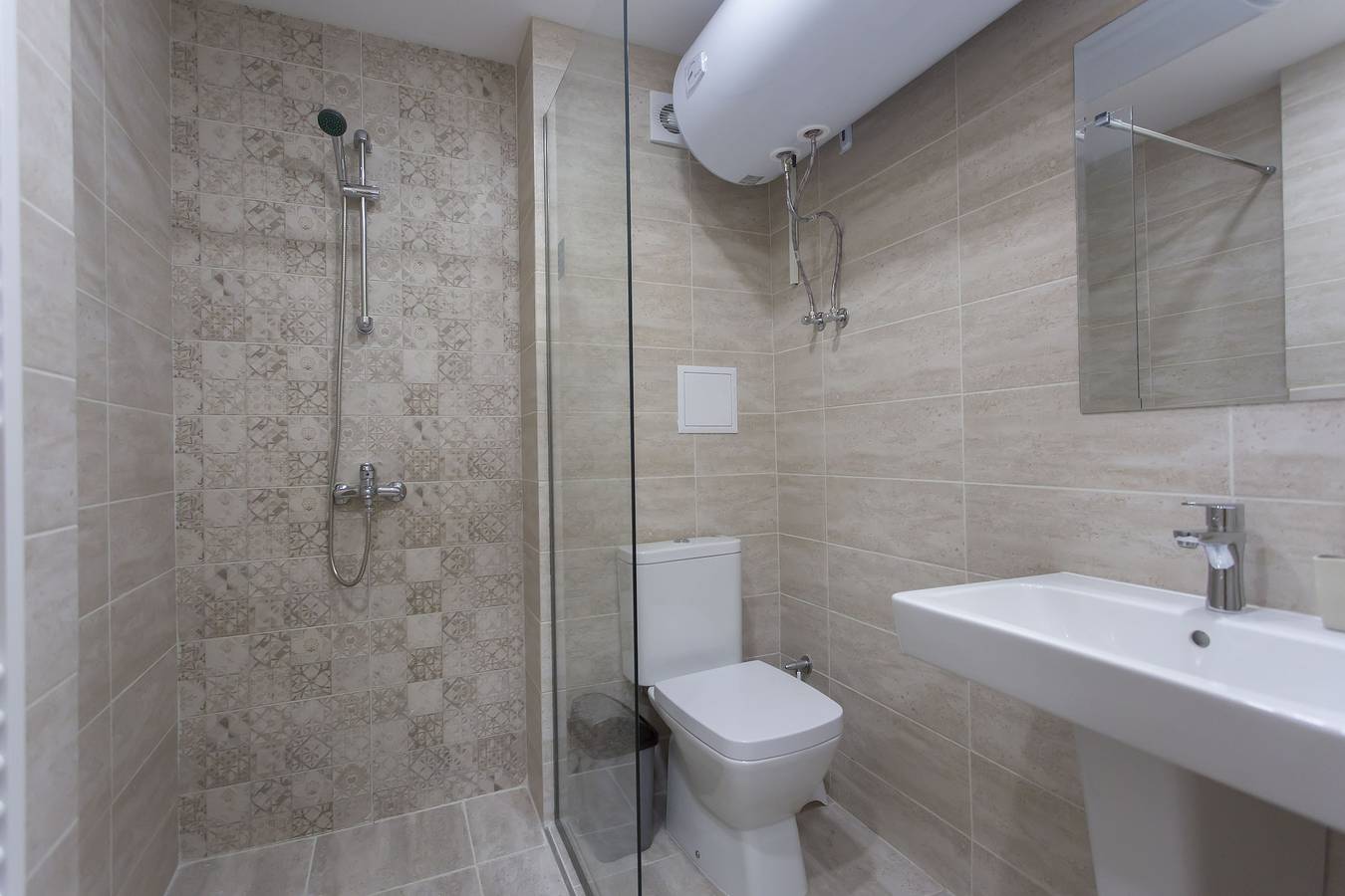 Ganze Wohnung, Ferienwohnung für 4 Personen mit Terrasse in Sofia, Bulgarien