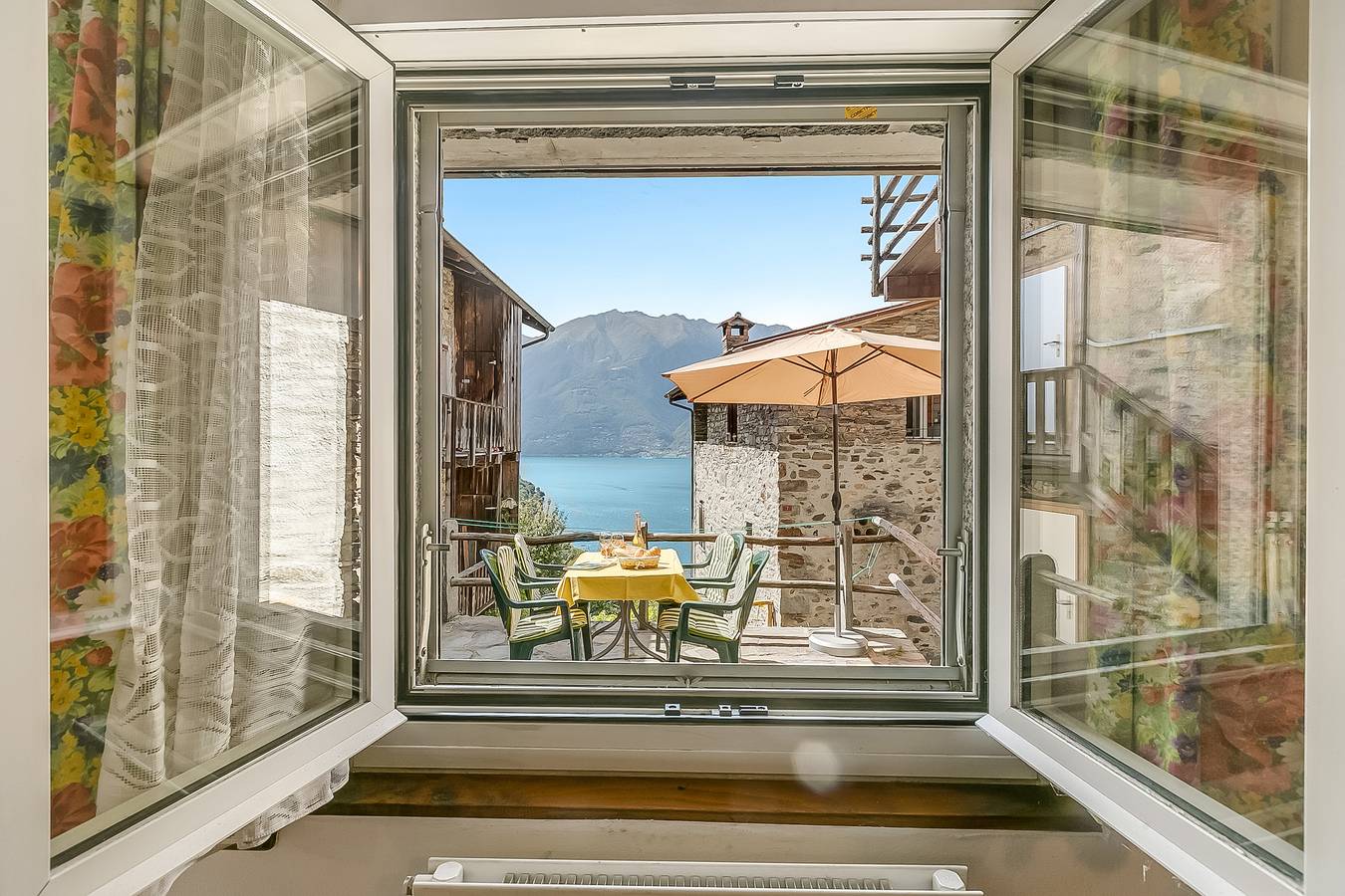 Chalet für 4 Personen in Gambarogno, Lago Maggiore (Schweiz)