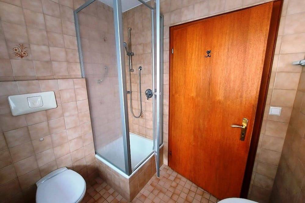 Ganze Wohnung, Zwei-Raum-Ferienwohnung mit Südbalkon in Reit im Winkl, Bayerische Alpen