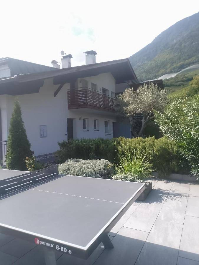 Ferienwohnung für 3 Personen, mit Ausblick und Pool sowie Balkon und Garten