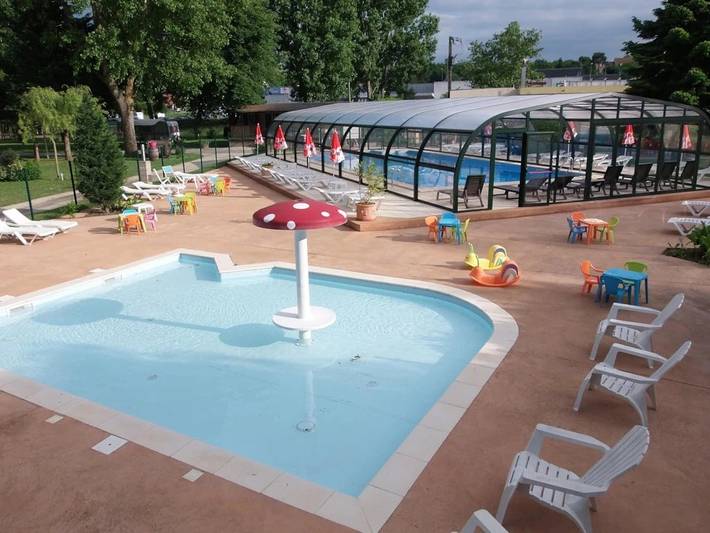 Camping pour 4 personnes, avec sauna et bassin pour enfant dans le Loir-et-Cher