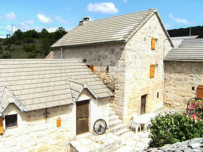 Gîte pour 4 personnes, avec piscine et jardin à Laval-du-Tarn