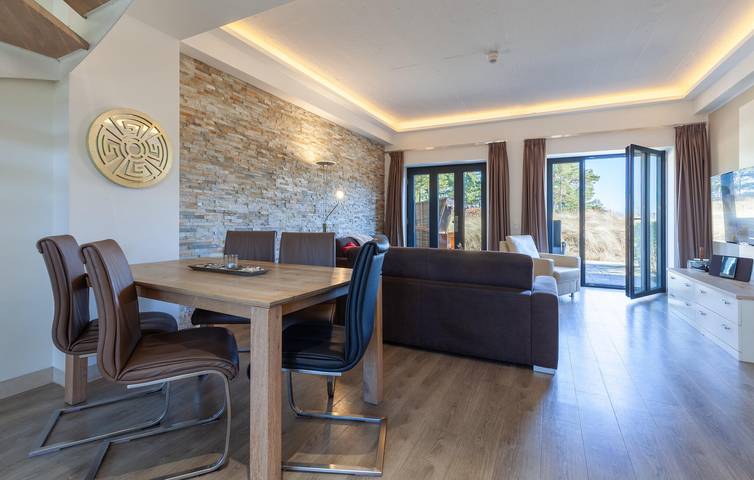 Geheel vakantieappartement, Bliss aan het strand - Modern appartement met terras & TV (500m van Strand Binz) in Strand Prora, Binz