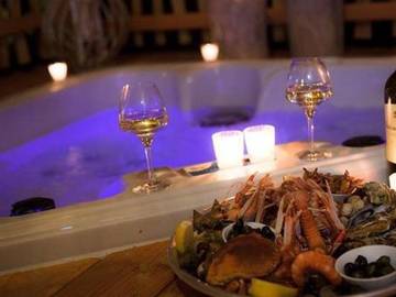 Gîte pour 2 personnes, avec jardin ainsi que jacuzzi et piscine à Dax